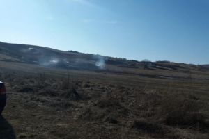6.000 de lei amendă, de la Poliţia Locală Alba Iulia, pentru un bărbat care a aprins o mirişte, în cartierul Pâclişa