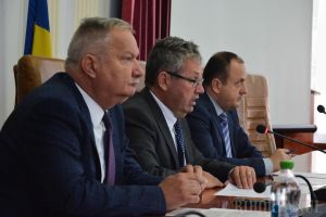 USR despre prestaţia UDMR-PSD-ALDE la conducerea judeţului Bihor: „Alianţa insuccesului” a făcut doar scandal