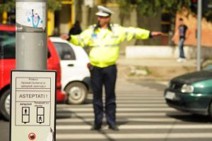Scrisoarea poliţiştilor adresată pietonilor care traversează pe roşu