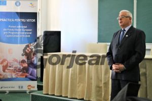Zeci de studenţi, prezenţi la workshop-ul organizat în cadrul proiectului “Practică pentru viitor”