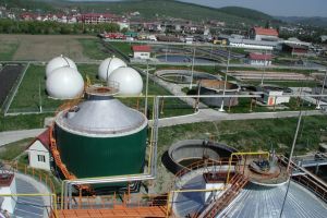 Nămolul rezultat de la staţia de epurare a Bistriţei va fertiliza ogoarele dintr-o comună