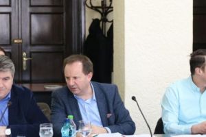 Sfidare! De trei ori sfidare! Trei consilieri excluşi din PNL au participat la şedinţă