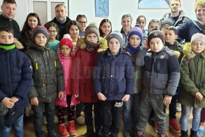 Copiii din parohia Leucuşeşti învaţă bunătatea şi fac din milostenie o pasiune