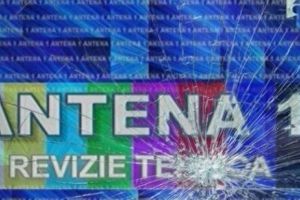 Televiziunea, la pământ?! Un prezentator de la Antena tocmai a primit actele de divorţ. Ce se va întâmpla mai departe?