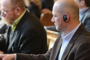 FOTO: Sistem nou de vot şi de traducere simultană la Consiliul Judeţean Mureş