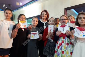 Agenda parlamentară: Atelier de creaţie, pentru copiii din Corneşti, susţinut de Claudia Gilia