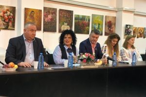 Ganea: Serbăm 70 de ani de existenţă a Teatrului Toma Caragiu din Ploieşti/ Doamna Mihaela Rus a dat dovadă de un profesionalism desăvârşit!