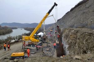 Autostrada Lugoj – Deva, loturile 3 şi 4: Cele două tronsoane au toate şansele să fie date în folosinţă înainte de luna august