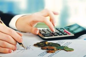 O nouă taxă pentru români. De când intră în vigoare şi cât vom scoate în plus din buzunar