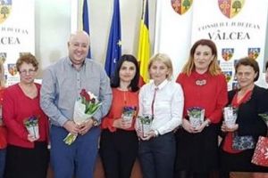 PREŞEDINTELE CJ VÂLCEA, CONSTANTIN RĂDULESCU, A DAT STARTUL „SĂPTĂMÂNII FLORILOR”!