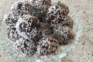 Desertul copilăriei : Bilute de biscuiti cu visine