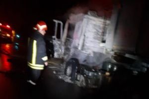 Un camion a luat foc in Maramures (FOTO)