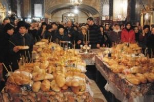 Moşii de iarnă 2019. Tradiţii şi superstiţii. Ce să dai de pomană în Sâmbăta Morţilor
