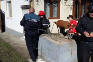 O femeie din Arad s-a aruncat în fântână