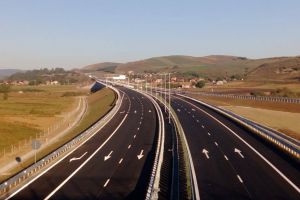 Autostrada Transilvania, la un deceniu de la primii kilometri inauguraţi – Incompetenţă pe banii publici