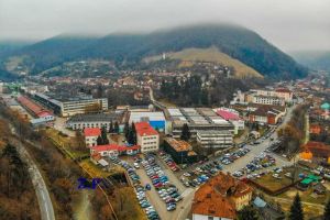 Fabricile din Cugir – filiale de bază în derularea programelor majore de înzestrare ale Armatei României