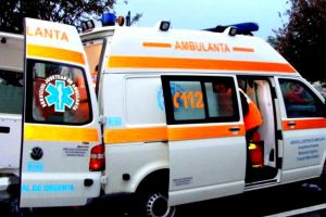 Accident mortal. Copil de un an şi opt luni, izbit de o maşină. A fost lăsat nesupravegheat