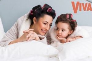 Indragita cantareata Andra şi Eva fiica ei, pictorial special  de 1 martie. Cele mai emoţionante imagini mamă-fiică