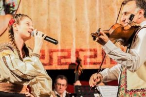 La 83 de ani, Tita Bărbulescu a primit trofeul „Fabricat în Argeş”