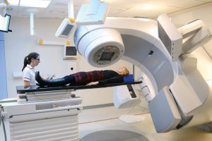 Veste buna pentru bolnavii de cancer din Valcea! Constantin Radulescu: Consiliul Judeţean Valcea va construi un centru de radioterapie la Ramnicu Valcea