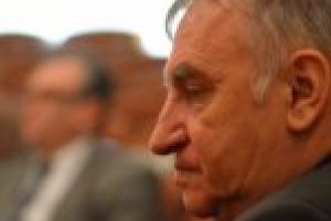 Se mazilesc între ei! Următorul pe listă: Miki!