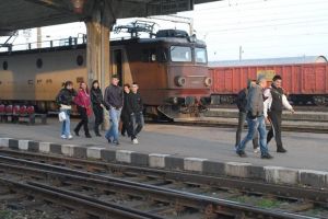 Directorul CFR, declaraţii după ce au deraiat două trenuri: M-aţi trezit din somn