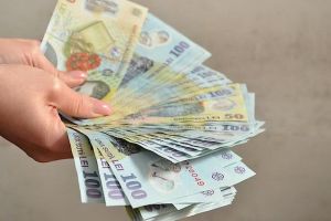 Sub media naţională. Bihorenii au câştigat în decembrie un salariu lunar mediu net de 2.306 lei