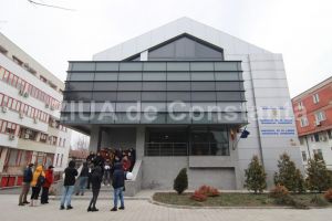 Sondaj de opinie: Credeti ca sunt justificate protestele organizate de magistrati fata de modificarile aduse Legilor Justitiei?   