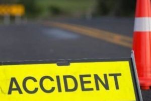 Grav accident rutier la Bihor. Cinci persoane au fost rănite şi transportate de urgenţă la spital. Traficul rutier este blocat