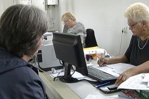 Sute de hunedoreni s-au angajat la începutul anului