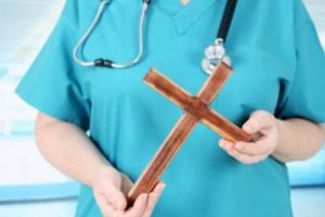 Exorcizarea diavolului din cardul de sănătate. Oamenii preferă să moară. Declaraţia pacientului în faţa medicului: „Îl are pe 666 în el, e puterea dracului şi refuz să-l iau!”