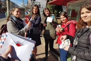 „Dăruind, readucem zâmbete”, acţiune derulată de elevi ai Colegiului Naţional „Mihai ...