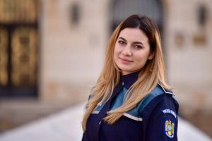 Politistul zilei, declarat de MAI - Ligia a prins si a dus la sectie un barbat care hartuia sexual o minora