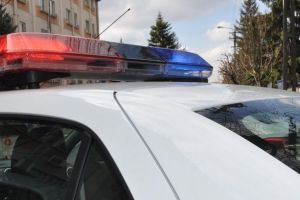 Trei bărbaţi, prinşi în flagrant în timp ce spărgeau un apartament din Bistriţa. Ei au fost reţinuţi