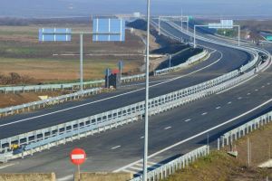 Autostrada Transilvania, la 10 ani de la deschidere, are mai puţin de 80 de kilometri