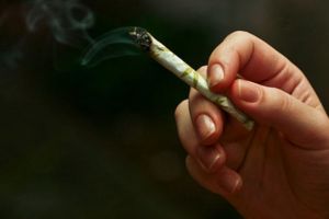 Tineretul PSD se dă open-minded: vrea să pună în dezbatere legalizarea prostituţiei şi a drogurilor uşoare