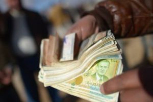 Marile bănci sunt în pericol. Duşmanul ascuns le toacă banii. Se anunţă dezvăluiri fără precedent