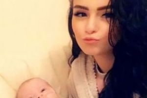 Cutremurător! O tânără de doar 19 ani a fost găsită fără suflare pe canapea, lângă bebeluşul ei de doar cinci luni