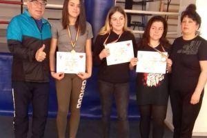 Bronz pentru pugilistele gorjence. Musteţ a cucerit Moldova