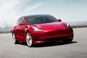 Cele mai vândute maşini electrice în lume în 2018: Tesla Model 3, lider detaşat. Nissan Leaf şi Renault Zoe coboară în clasament în ciuda creşterilor puternice