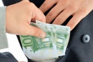 Mita, element esenţial în viaţa românilor. Ce spun specialiştii despre asta: „Corupţia este foarte convenabilă!”
