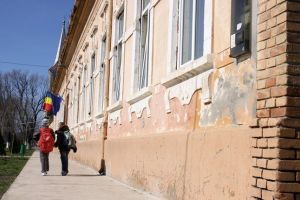 Bilanţul primei zile de înscrieri în clasa pregătitoare. Școala cu cele mai multe cereri
