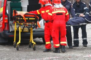 Accident in Filipestii de Padure. Un barbat a fost lovit in timp ce statea langa masina. Soferul vinovat e in stare de soc!