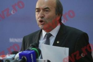 Astăzi se decide soarta lui Tudorel Toader. Opoziţia încearcă să demită ministrul Justiţiei