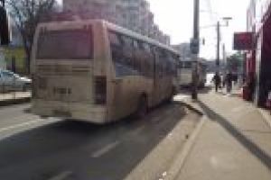 “Mormintele” Braicar s-au deschis in mers / Un calator a cazut din autobuz
