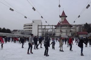 Peste 16.000 de suceveni s-au bucurat de gheaţa Patinoarului Areni