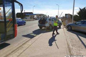 FOTO, VIDEO: ACCIDENT rutier la intrare în Alba Iulia. Tamponare între un autobuz şi un autoturism