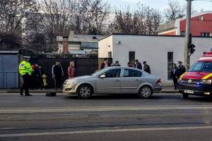 Femeie de 53 de ani, lovită pe o trecere de pietoni