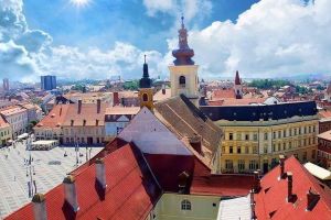 Sibiul e blocat la cazări de Summit – Mai multe delegaţii stau la hoteluri în Alba Iulia