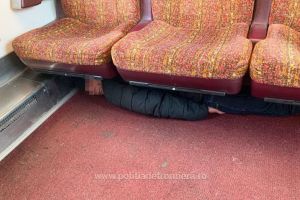 S-a ascuns sub banchetă, în tren: Un bărbat de 35 de ani a fost prins în Episcopia Bihor în timp ce încerca să iasă ilegal din ţară